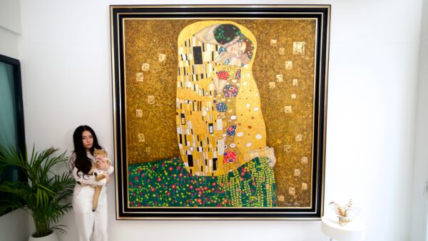 Il Bacio – Un Capolavoro Rielaborato di Gustav Klimt dal Maestro Apollon | 200 x 200 cm Copia di arte 2025-01-22 9